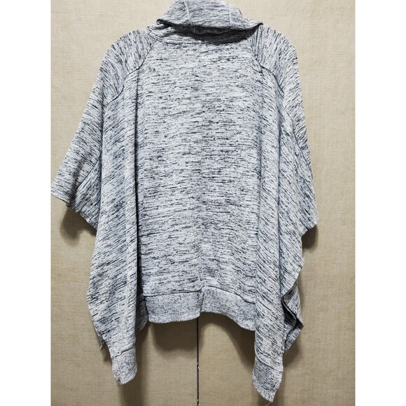 Athleta Gray Blissful Poncho Hoodie 721575 Womens Size Medium Pockets Drawstring - Picture 5 of 9